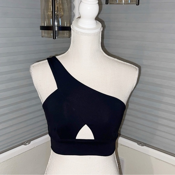 ALO Yoga Asymmetrical Black Crop Top - Picture 2 of 6